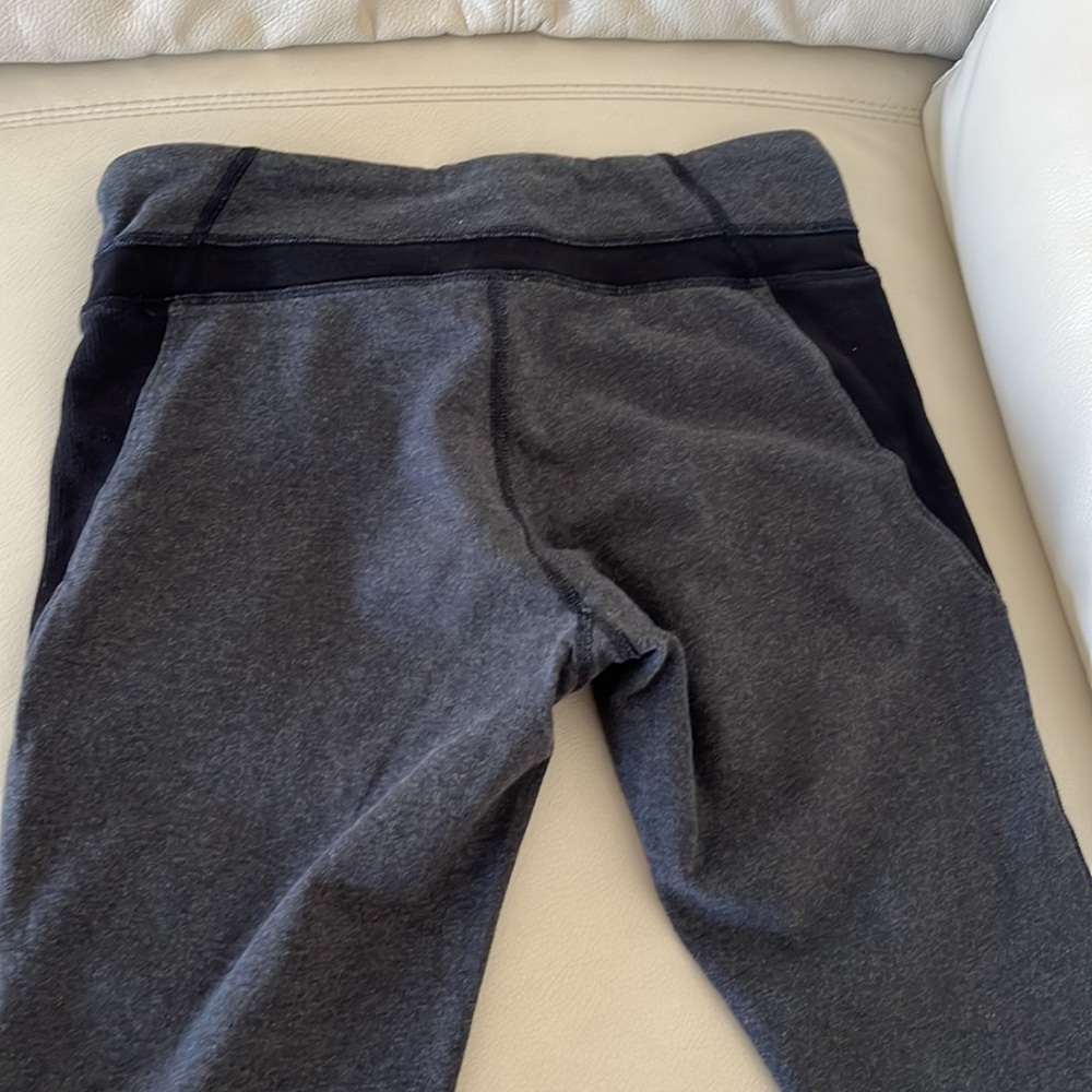 Lululemon crops - Picture 7 of 7